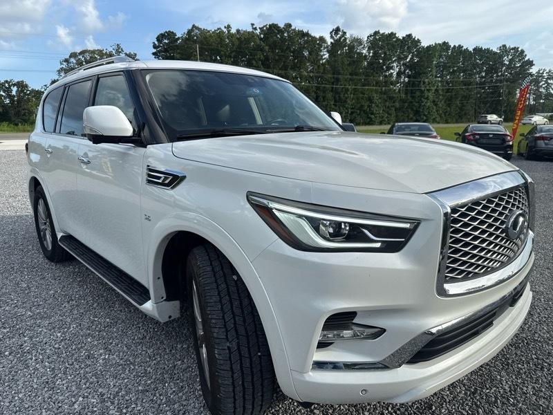 Infiniti QX80 LUXE 2019