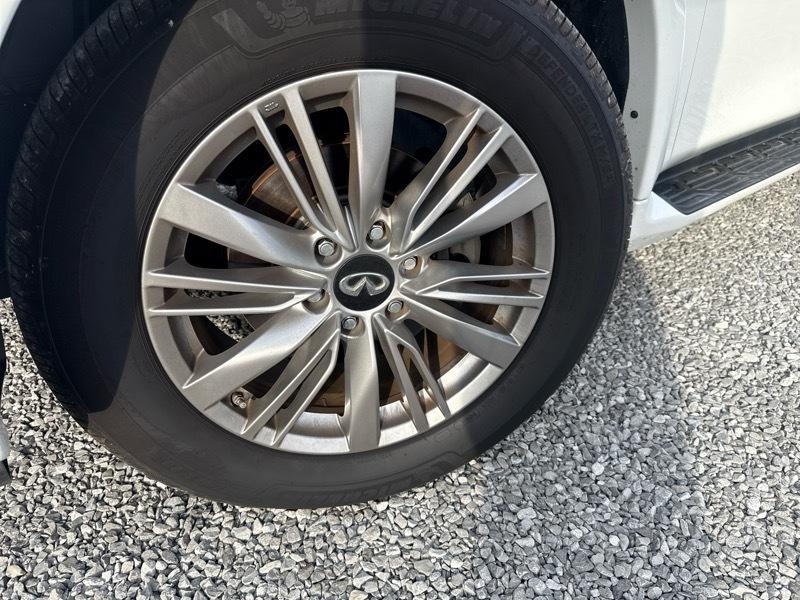 Infiniti QX80 LUXE 2019