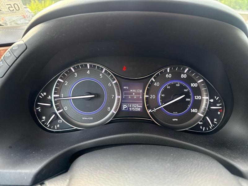 Infiniti QX80 LUXE 2019