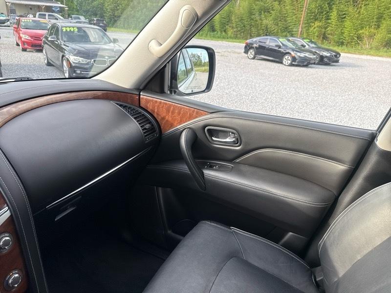 Infiniti QX80 LUXE 2019