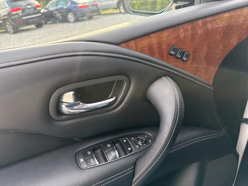 Infiniti QX80 LUXE 2019