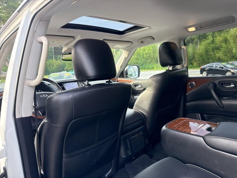 Infiniti QX80 LUXE 2019