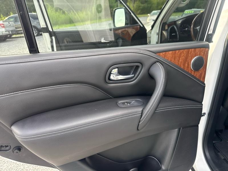 Infiniti QX80 LUXE 2019