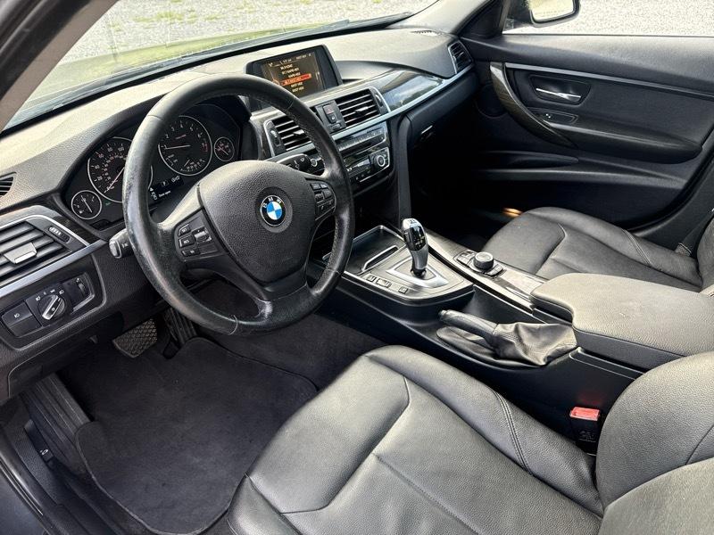 BMW 3-Series 320i Sedan 2016