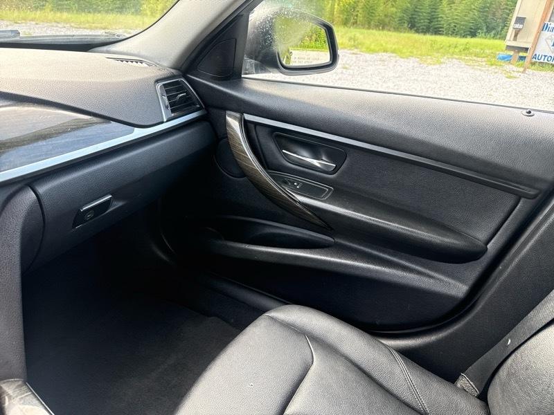 BMW 3-Series 320i Sedan 2016