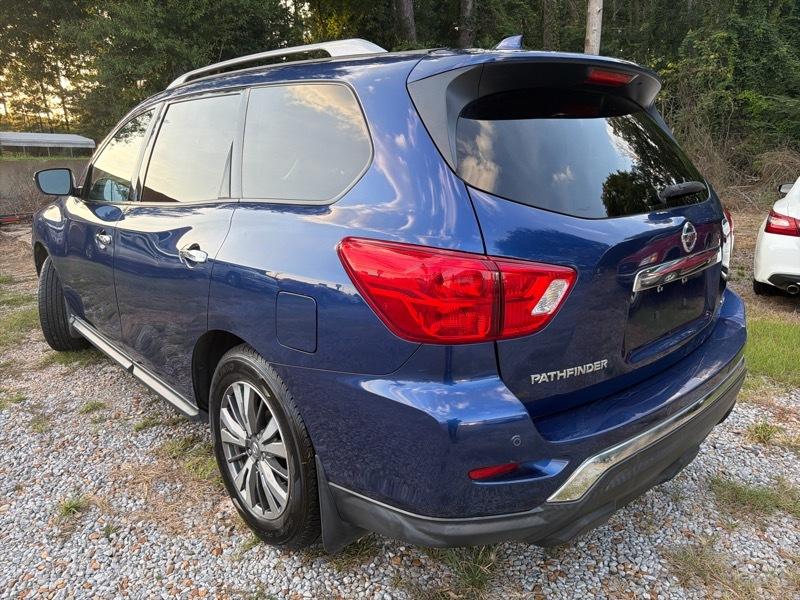 Nissan Pathfinder SV 2020