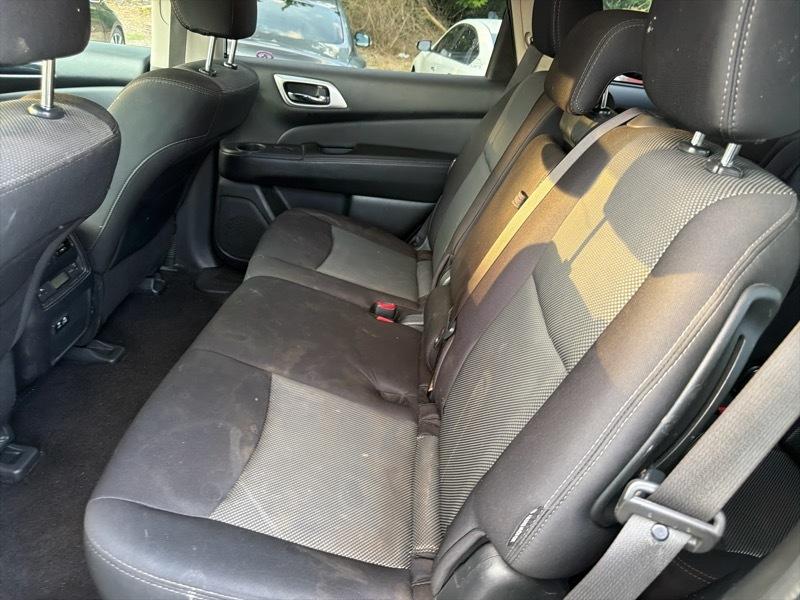 Nissan Pathfinder SV 2020