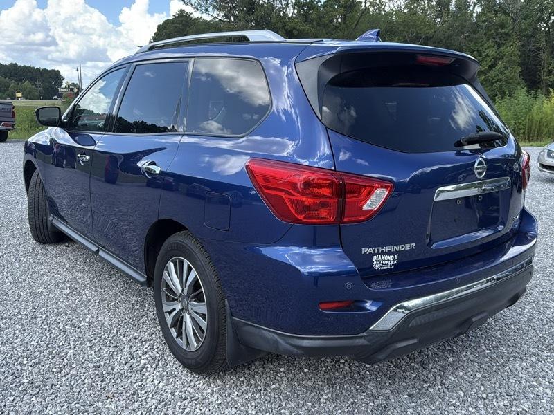 Nissan Pathfinder SV 2020