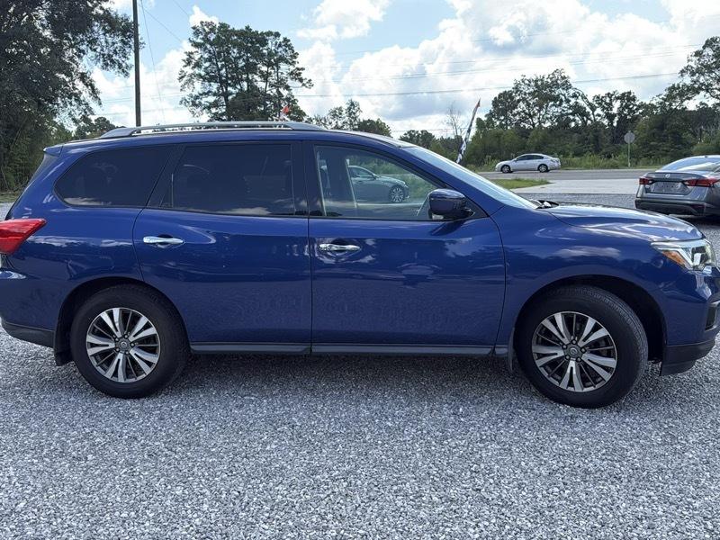 Nissan Pathfinder SV 2020