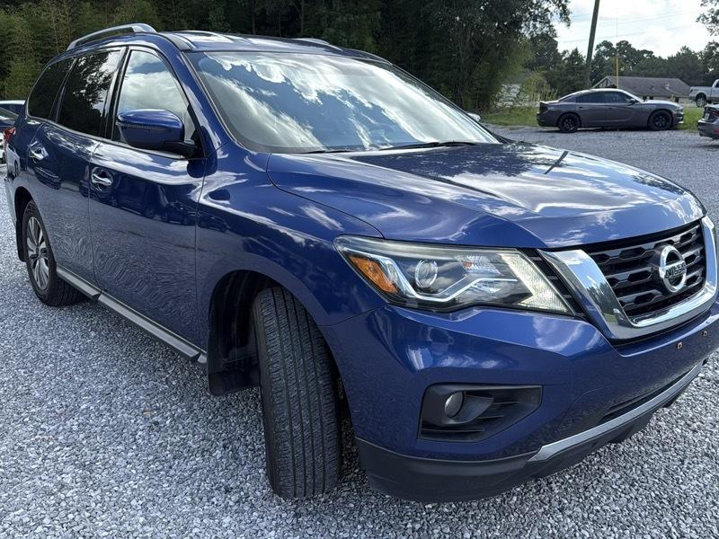 Nissan Pathfinder SV 2020