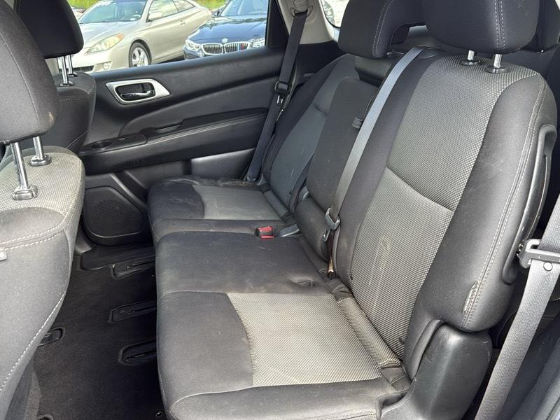 Nissan Pathfinder SV 2020