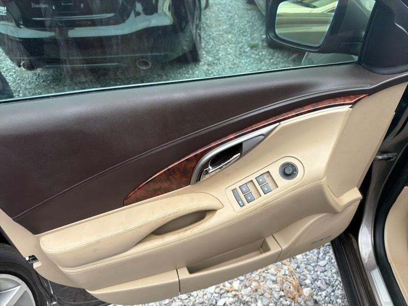 Buick LaCrosse CXS 2011