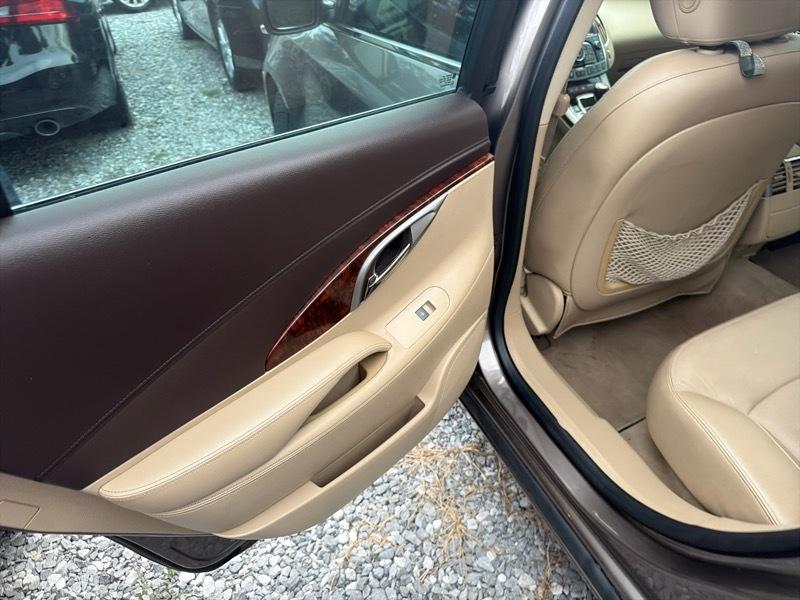 Buick LaCrosse CXS 2011