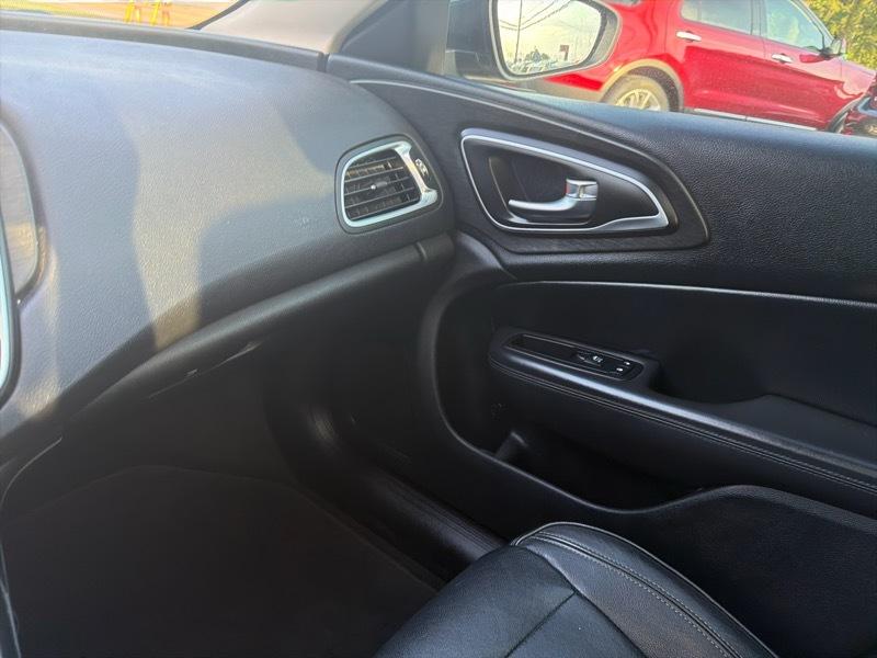 Chrysler 200 Limited 2015