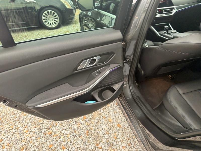 BMW 3-Series 330i 2021