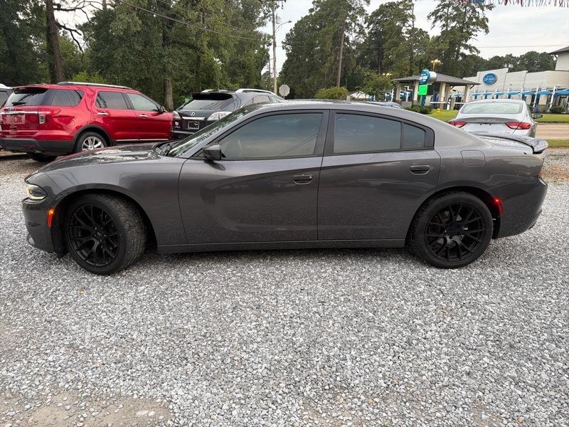 Dodge Charger SE 2017