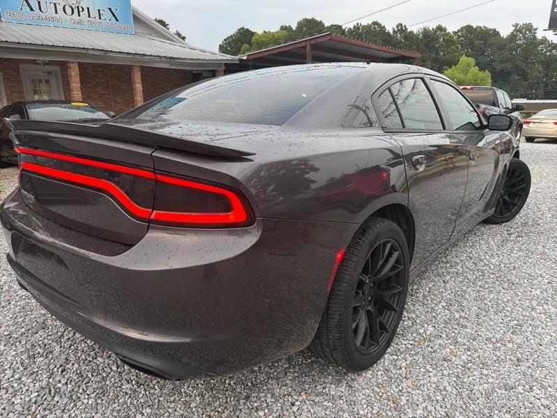 Dodge Charger SE 2017