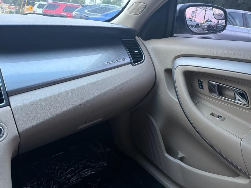 Ford Taurus SEL FWD 2018