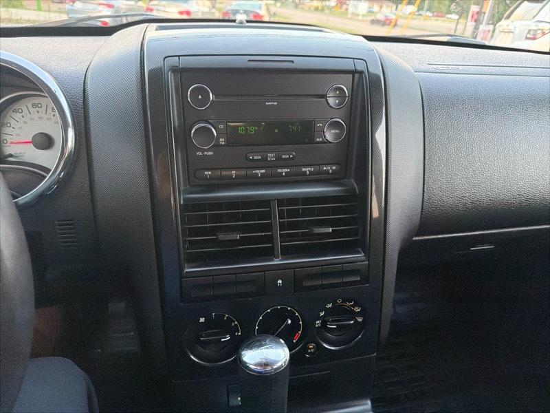 Ford Explorer Sport Trac XLT 4.0L 2WD 2010