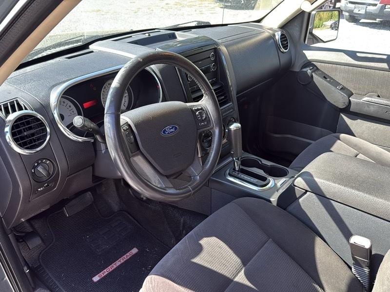 Ford Explorer Sport Trac XLT 4.0L 2WD 2010