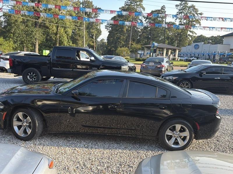 Dodge Charger SE 2016