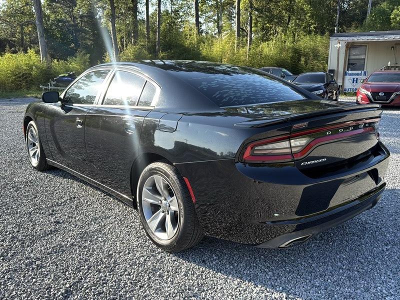Dodge Charger SE 2016