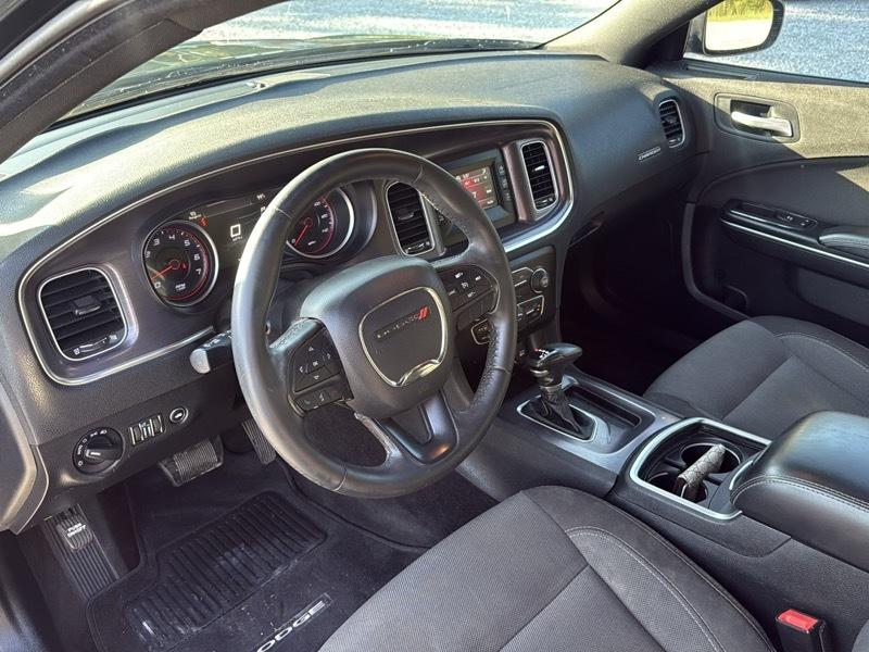 Dodge Charger SE 2016