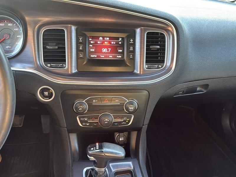 Dodge Charger SE 2016