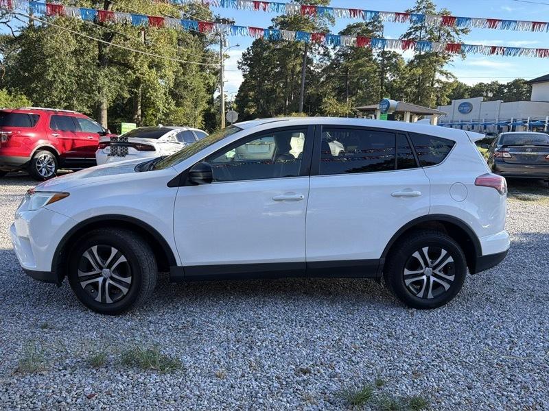 Toyota RAV4 LE FWD 2018