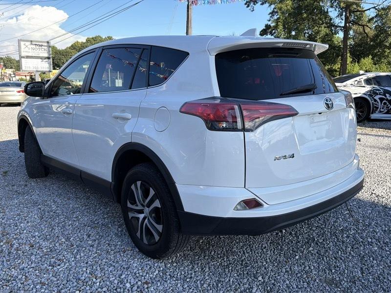 Toyota RAV4 LE FWD 2018