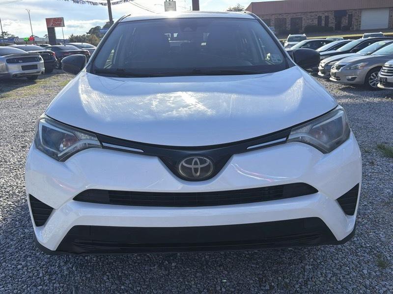 Toyota RAV4 LE FWD 2018