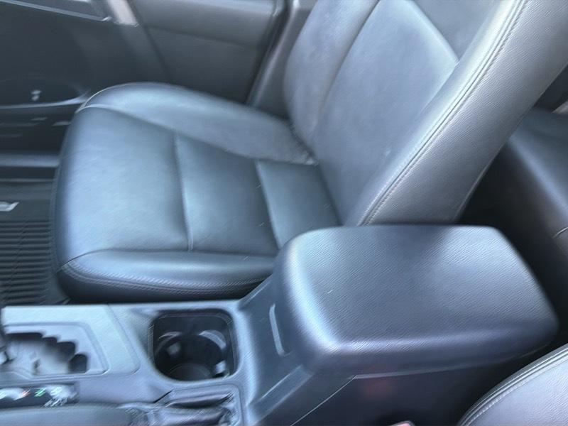 Toyota RAV4 LE FWD 2018