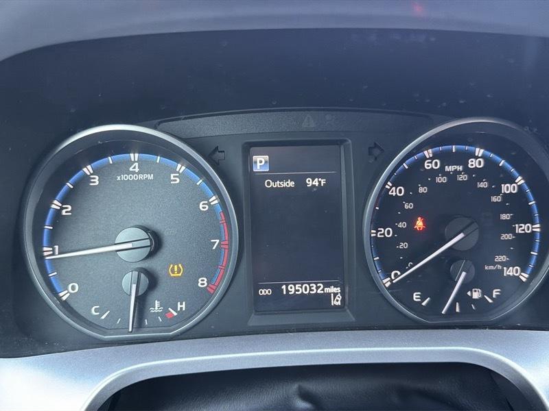 Toyota RAV4 LE FWD 2018