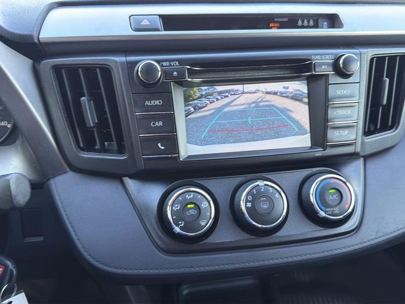 Toyota RAV4 LE FWD 2018