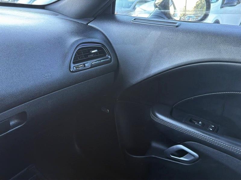 Dodge Challenger SXT Plus 2015