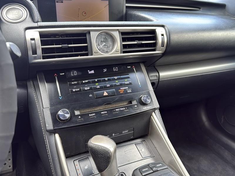 Lexus IS 250 4dr Sport Sdn RWD 2014