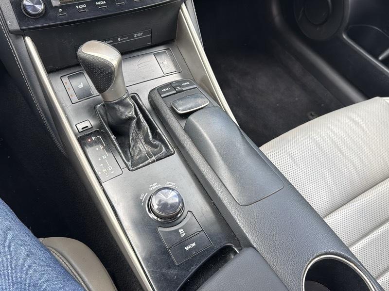 Lexus IS 250 4dr Sport Sdn RWD 2014