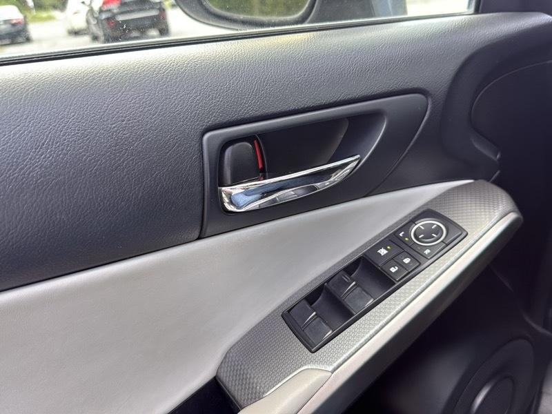 Lexus IS 250 4dr Sport Sdn RWD 2014