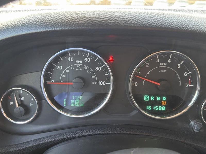 Jeep Wrangler Unlimited Sahara 4WD 2013