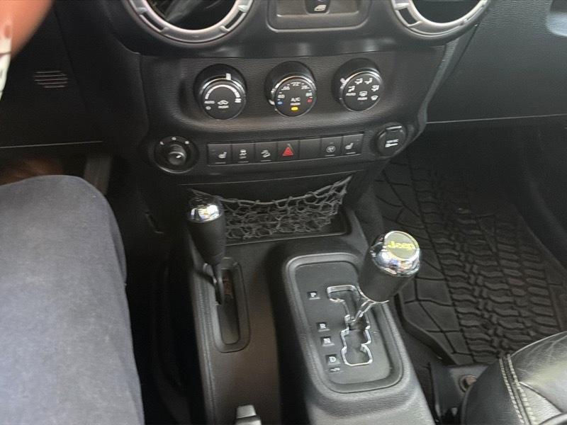 Jeep Wrangler Unlimited Sahara 4WD 2013