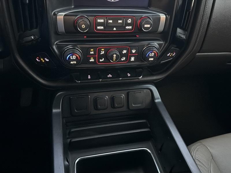 GMC Sierra 1500 4WD Crew Cab 143.5" SLT 2015
