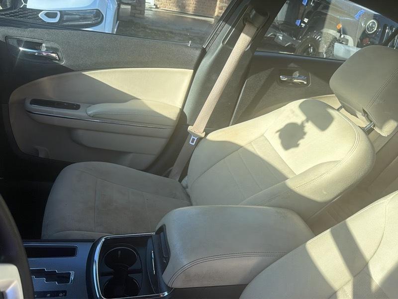 Dodge Charger SE 2013