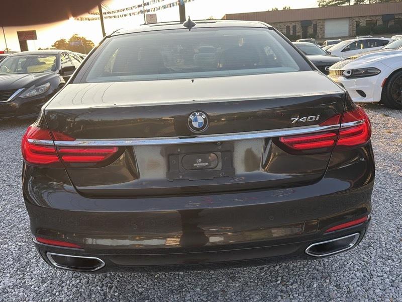 BMW 7-Series 740i 2016