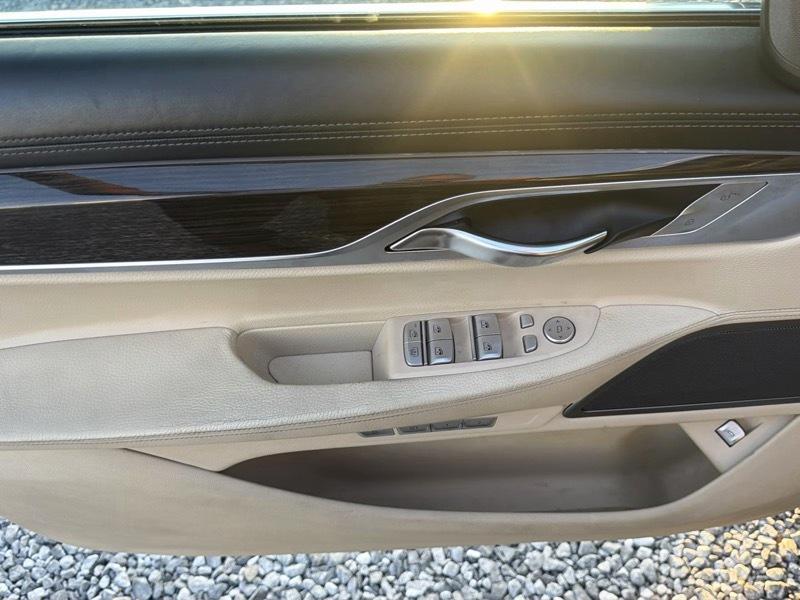 BMW 7-Series 740i 2016