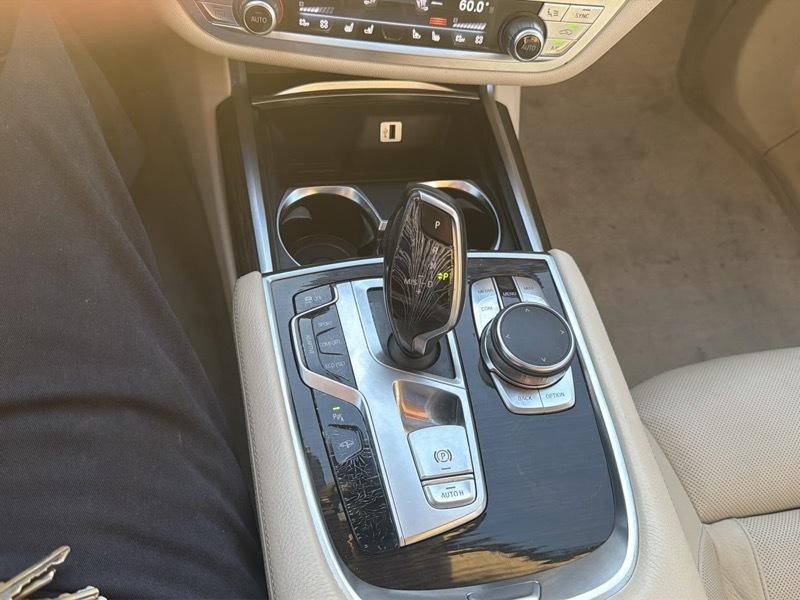 BMW 7-Series 740i 2016