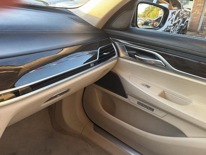 BMW 7-Series 740i 2016