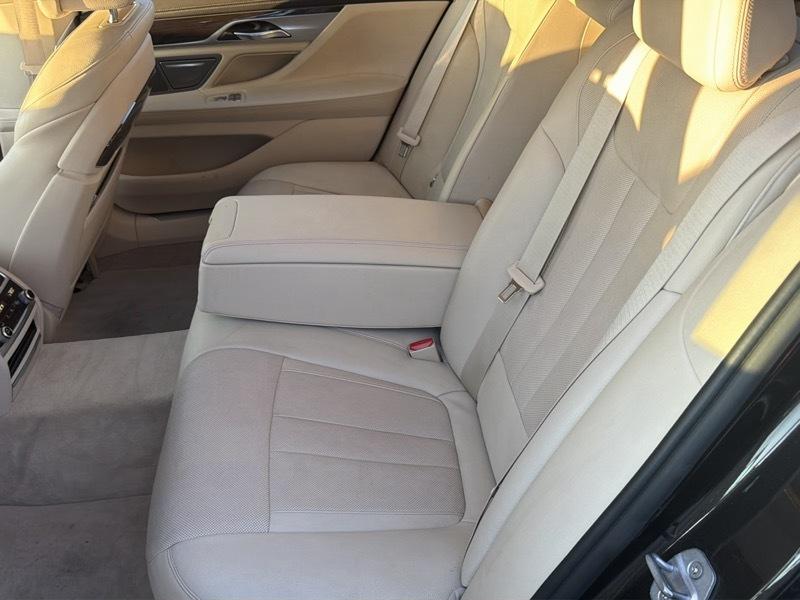 BMW 7-Series 740i 2016