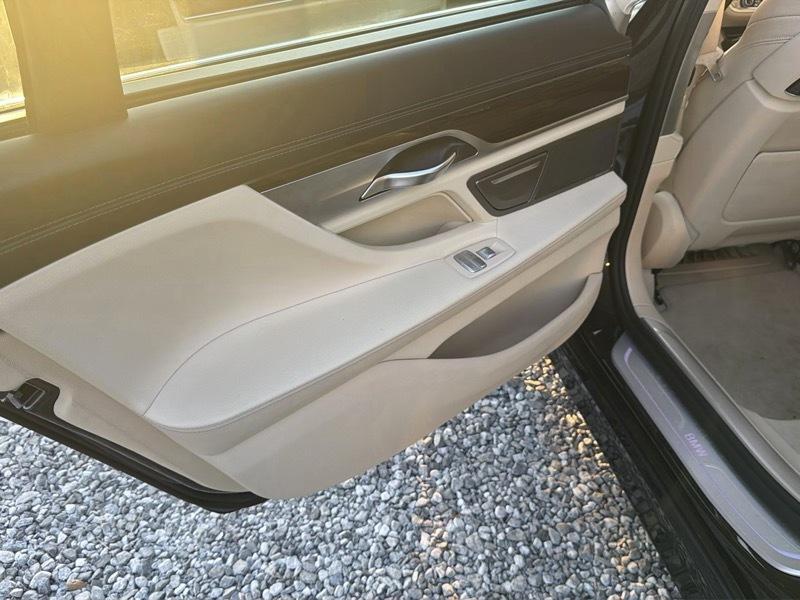 BMW 7-Series 740i 2016