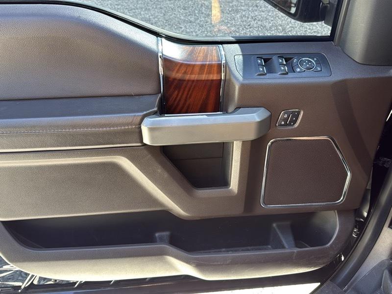 Ford F-150 4WD SuperCrew 145" King Ranch 2018