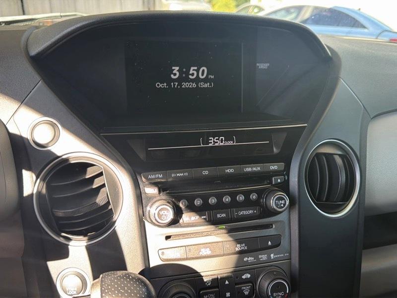 Honda Pilot Touring 4WD 5-Spd AT with DVD 2015